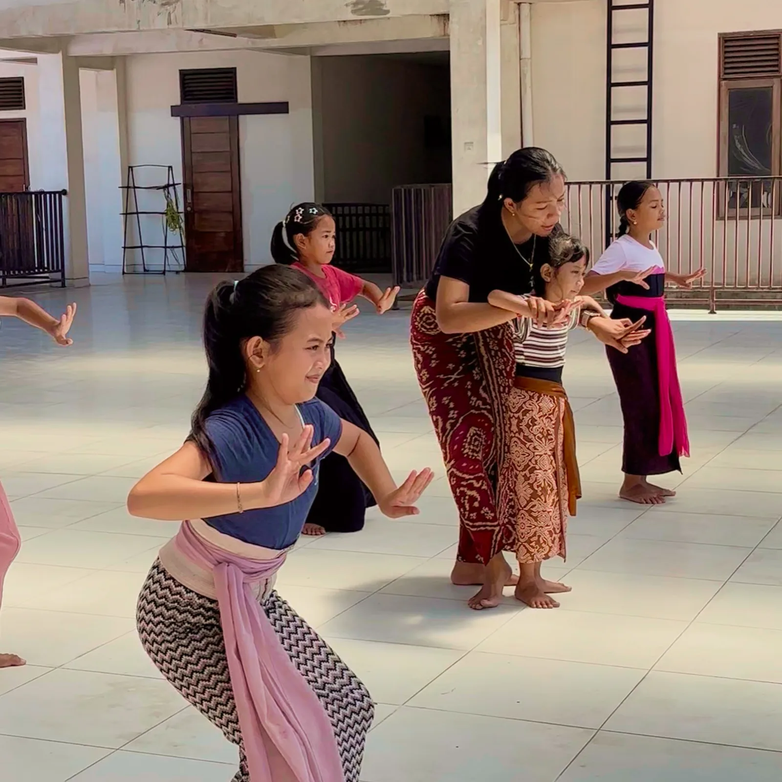 Bali Menari Academy dancer